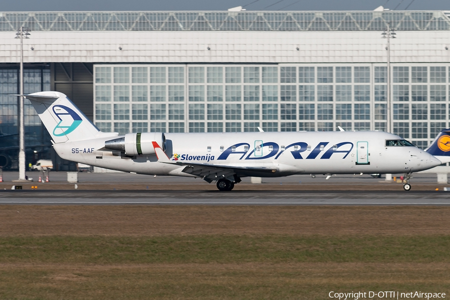Adria Airways Bombardier CRJ-200LR (S5-AAF) | Photo 140598