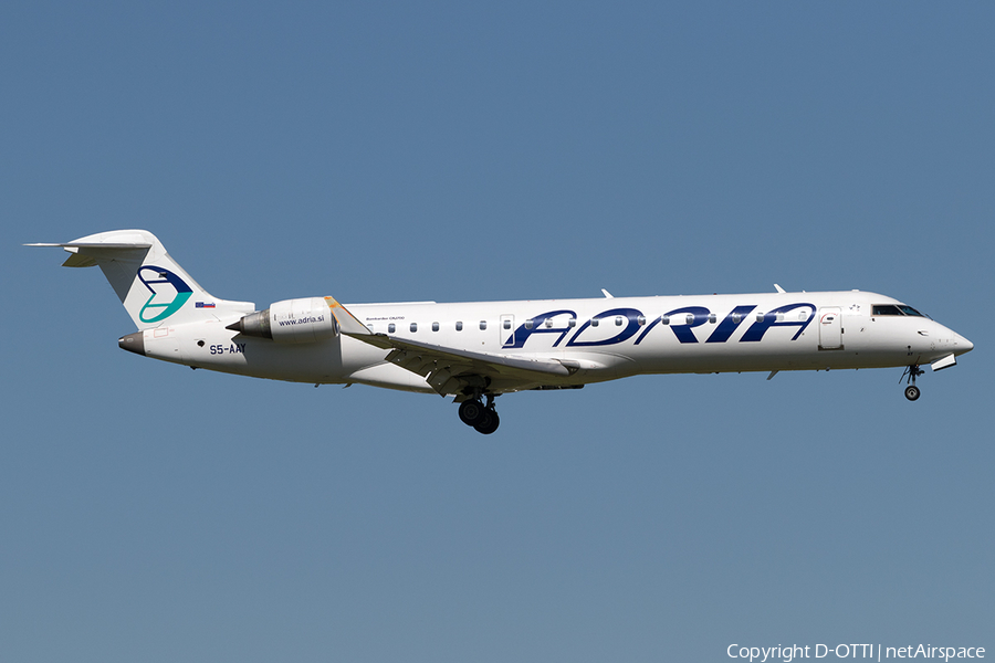 Adria Airways Bombardier CRJ-701ER (S5-AAY) | Photo 140586