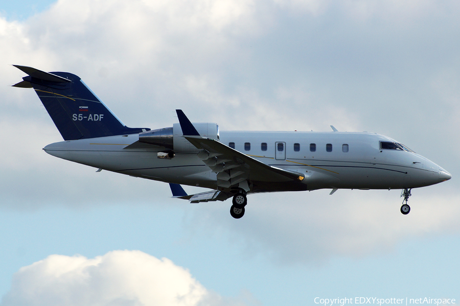 Elit'Avia Bombardier CL-600-2B16 Challenger 605 (S5-ADF) | Photo 345285