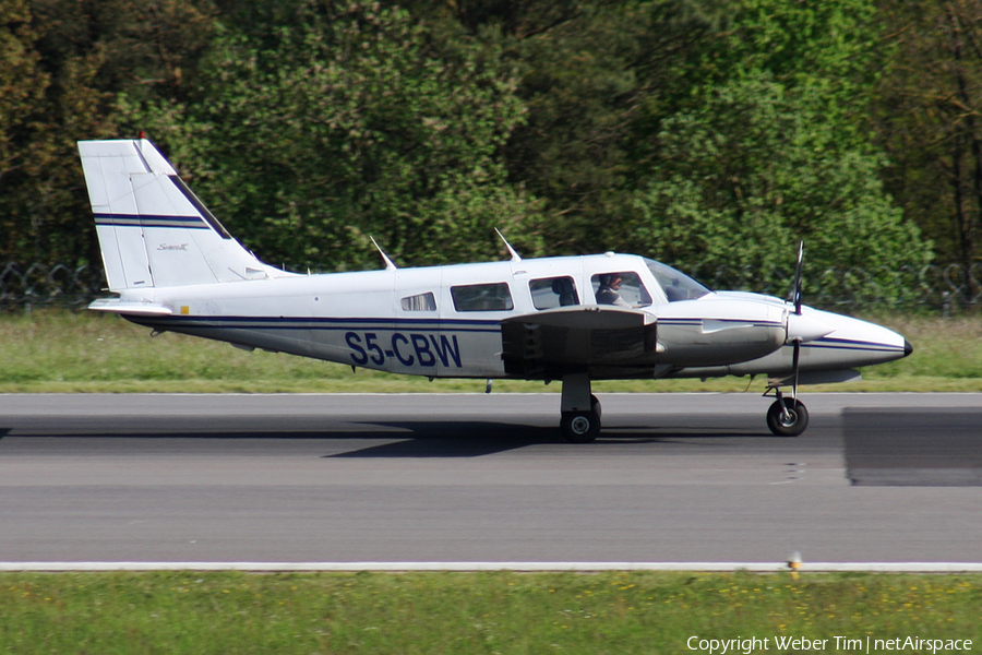 (Private) Piper PA-34-220T Seneca III (S5-CBW) | Photo 109128