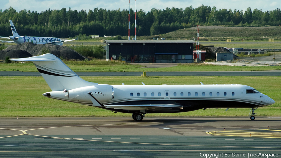 Elit'Avia Bombardier BD-700-1A10 Global 6000 (S5-SAD) | Photo 401373