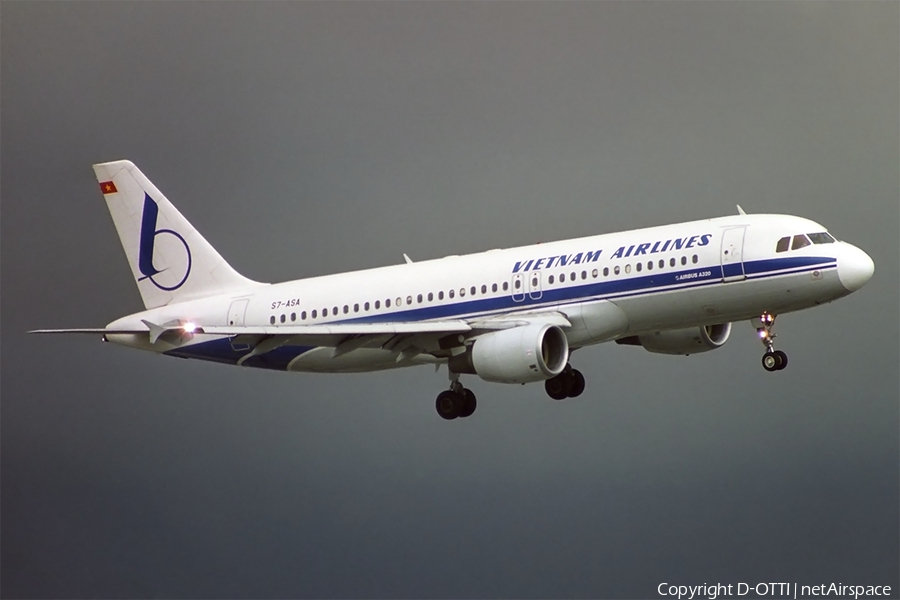 Vietnam Airlines Airbus A320-214 (S7-ASA) | Photo 292616