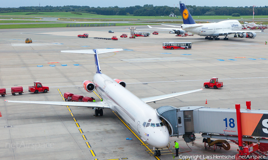 SAS - Scandinavian Airlines McDonnell Douglas MD-82 (SE-DMB) | Photo 300056