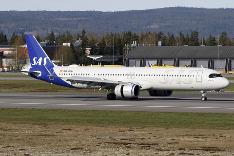 SAS - Scandinavian Airlines Airbus A321-253NX (SE-DMS) at  Oslo - Gardermoen, Norway