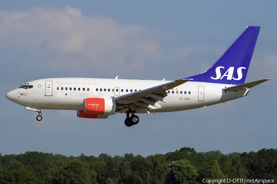 SAS - Scandinavian Airlines Boeing 737-683 (SE-DNS) | Photo 414483