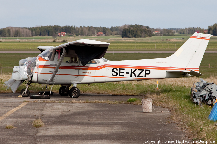 (Private) Cessna F172P Skyhawk (SE-KZP) | Photo 473954