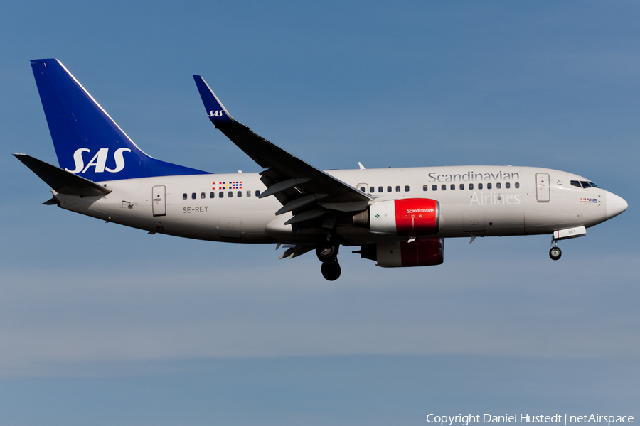 SAS - Scandinavian Airlines Boeing 737-76N (SE-REY) | Photo 422764