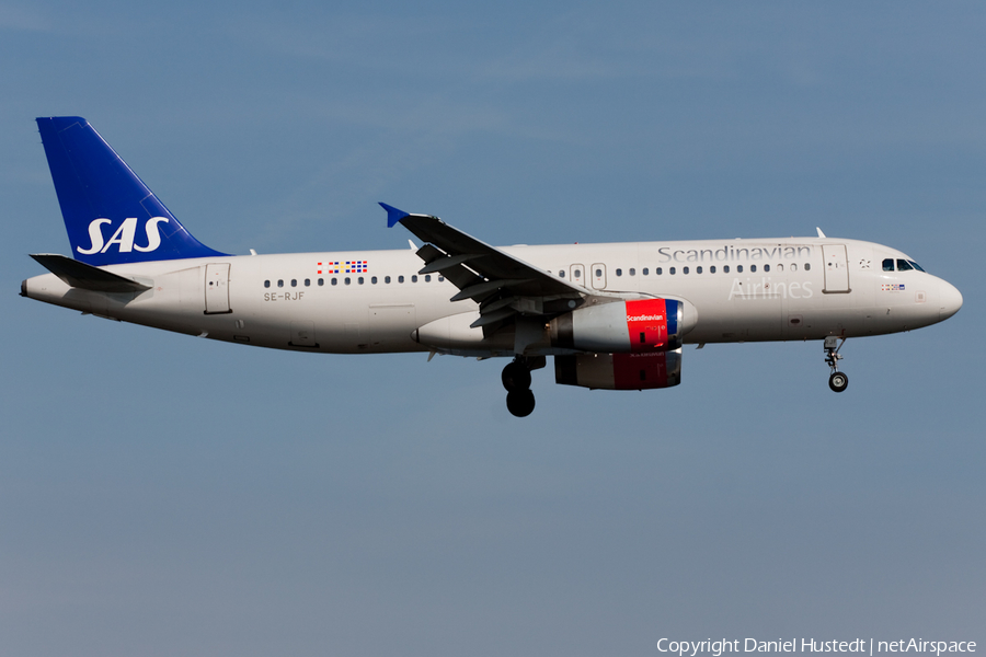 SAS - Scandinavian Airlines Airbus A320-232 (SE-RJF) | Photo 422765