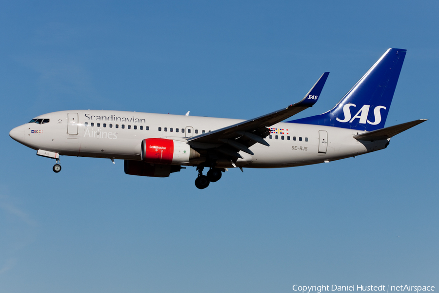 SAS - Scandinavian Airlines Boeing 737-76N (SE-RJS) | Photo 422141
