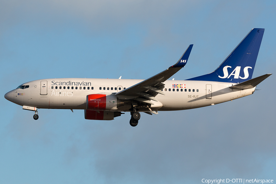 SAS - Scandinavian Airlines Boeing 737-76N (SE-RJT) | Photo 137660