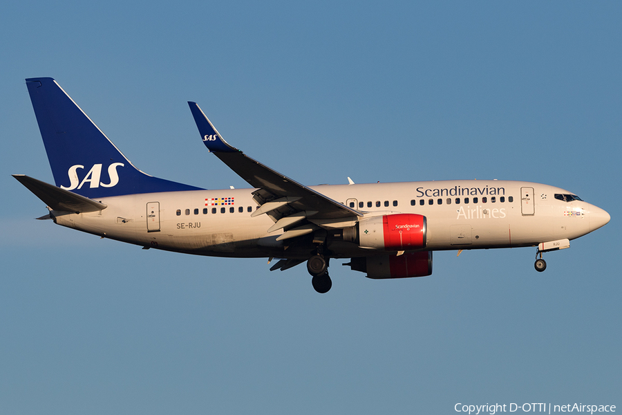 SAS - Scandinavian Airlines Boeing 737-76N (SE-RJU) | Photo 141215