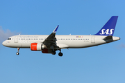 SAS - Scandinavian Airlines Airbus A320-251N (SE-ROA) at  London - Heathrow, United Kingdom
