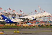 SAS - Scandinavian Airlines (SE-RSA) at  Newark - Liberty International, United States