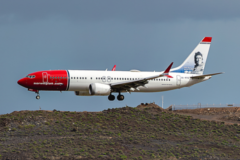 Norwegian Air Sweden Boeing 737-8 MAX (SE-RTC) at  Gran Canaria, Spain