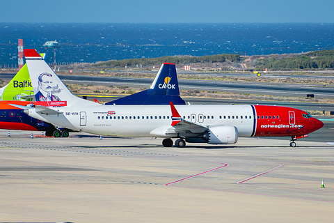 Norwegian Air Sweden Boeing 737-8 MAX (SE-RTI) at  Gran Canaria, Spain