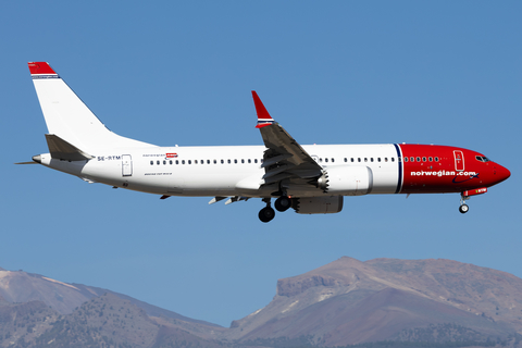 Norwegian Air Sweden Boeing 737-8 MAX (SE-RTM) at  Tenerife Sur - Reina Sofia, Spain