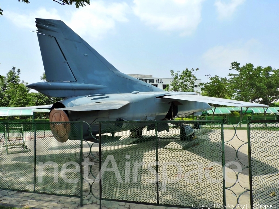 Indian Air Force Mikoyan-Gurevich MiG-23BN Flogger-H (SM201) | Photo 65366