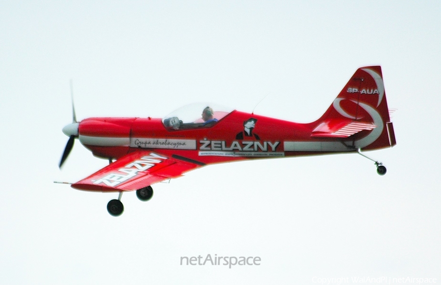 Zelazny Aerobatic Team Zlin Z-50L (SP-AUA) | Photo 443186