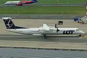 LOT Polish Airlines Bombardier DHC-8-402Q (SP-EQF) at  Warsaw - Frederic Chopin International, Poland