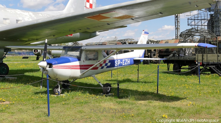 Aeroklub Orlat Deblin Cessna F150M (SP-EZH) | Photo 446513