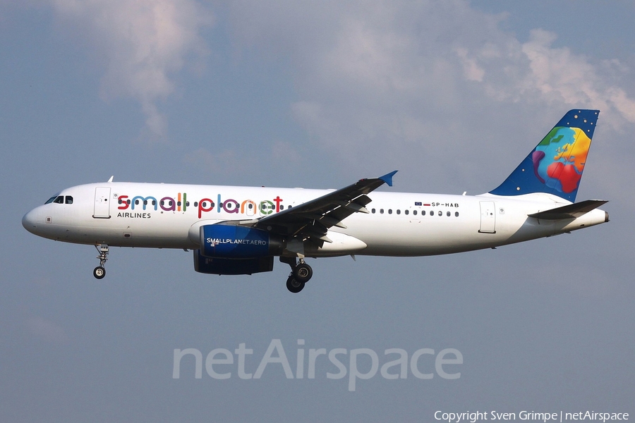 Small Planet Airlines Poland Airbus A320-232 (SP-HAB) | Photo 257327
