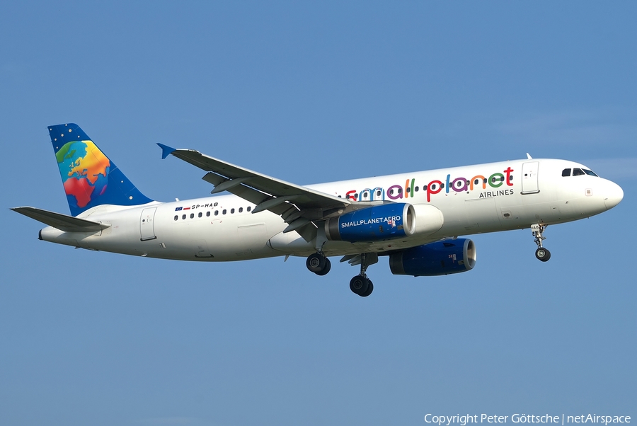 Small Planet Airlines Poland Airbus A320-232 (SP-HAB) | Photo 260289