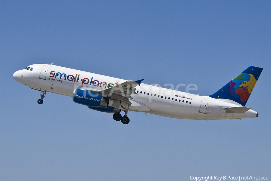 Small Planet Airlines Poland Airbus A320-232 (SP-HAD) | Photo 610006
