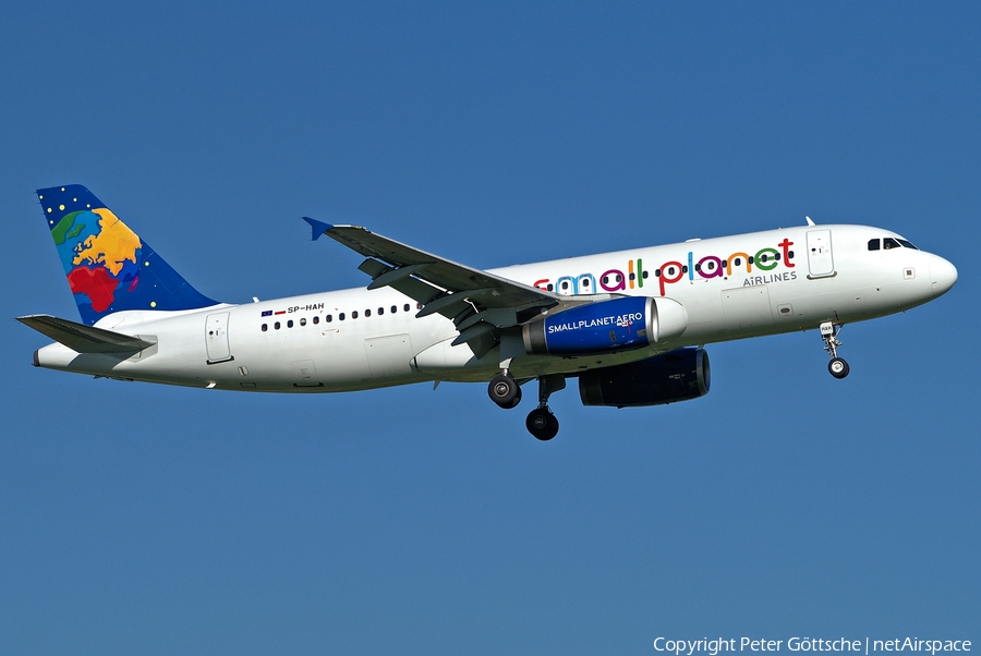 Small Planet Airlines Poland Airbus A320-233 (SP-HAH) | Photo 190951