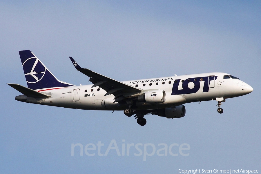LOT Polish Airlines Embraer ERJ-170STD (ERJ-170-100) (SP-LDA) | Photo 20482