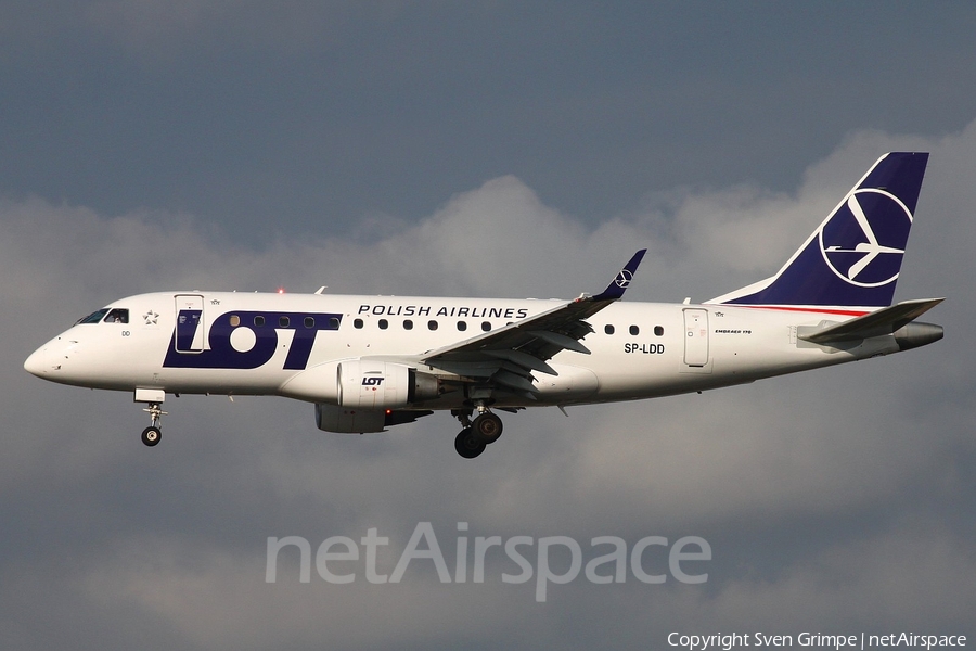 LOT Polish Airlines Embraer ERJ-170STD (ERJ-170-100) (SP-LDD) | Photo 16900