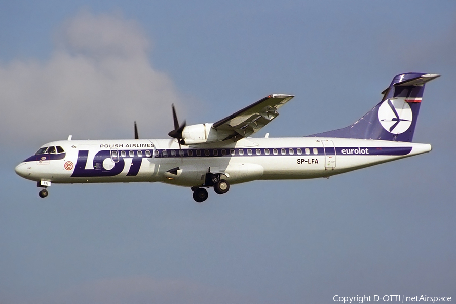 LOT Polish Airlines ATR 72-202 (SP-LFA) | Photo 365077
