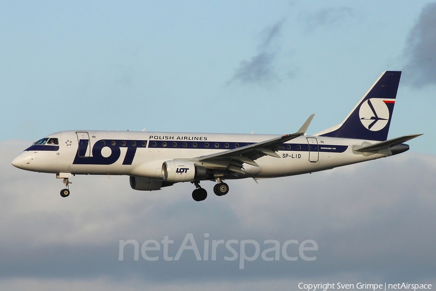 LOT Polish Airlines Embraer ERJ-175LR (ERJ-170-200LR) (SP-LID) | Photo 38409