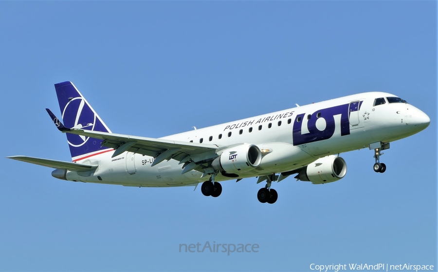 LOT Polish Airlines Embraer ERJ-175LR (ERJ-170-200LR) (SP-LID) | Photo 449662