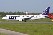 LOT Polish Airlines Embraer ERJ-175LR (ERJ-170-200LR) (SP-LIK) at  Vienna - Schwechat, Austria