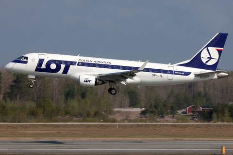 LOT Polish Airlines Embraer ERJ-175LR (ERJ-170-200LR) (SP-LIL) at  Stockholm - Arlanda, Sweden