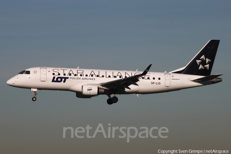 LOT Polish Airlines Embraer ERJ-175LR (ERJ-170-200LR) (SP-LIO) | Photo 294266