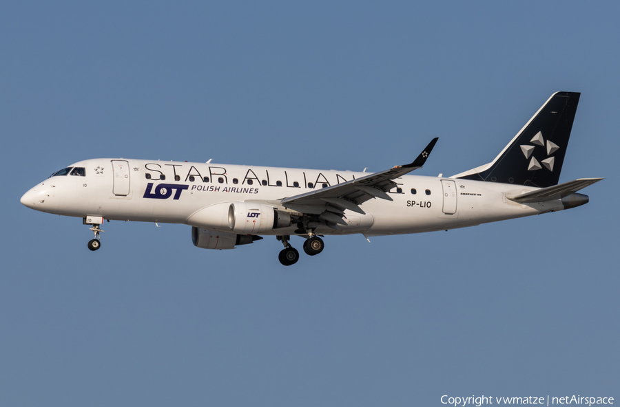 LOT Polish Airlines Embraer ERJ-175LR (ERJ-170-200LR) (SP-LIO) | Photo 573659