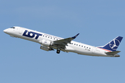 LOT Polish Airlines Embraer ERJ-190STD (ERJ-190-100STD) (SP-LMB) at  Warsaw - Frederic Chopin International, Poland