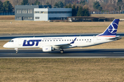 LOT Polish Airlines Embraer ERJ-190STD (ERJ-190-100STD) (SP-LMC) at  Warsaw - Frederic Chopin International, Poland