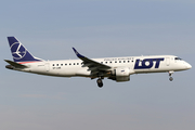 LOT Polish Airlines Embraer ERJ-190AR (ERJ-190-100IGW) (SP-LME) at  Warsaw - Frederic Chopin International, Poland