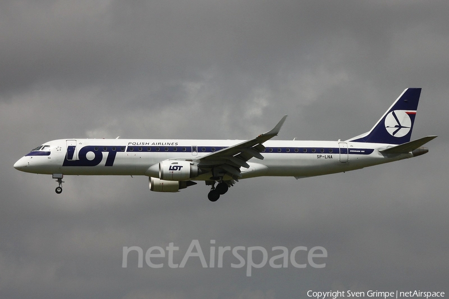 LOT Polish Airlines Embraer ERJ-195LR (ERJ-190-200LR) (SP-LNA) | Photo 106943