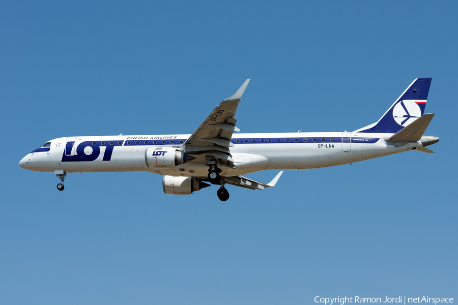 LOT Polish Airlines Embraer ERJ-195LR (ERJ-190-200LR) (SP-LNA) | Photo 462459