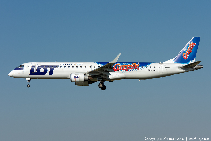 LOT Polish Airlines Embraer ERJ-195LR (ERJ-190-200LR) (SP-LNB) | Photo 368365