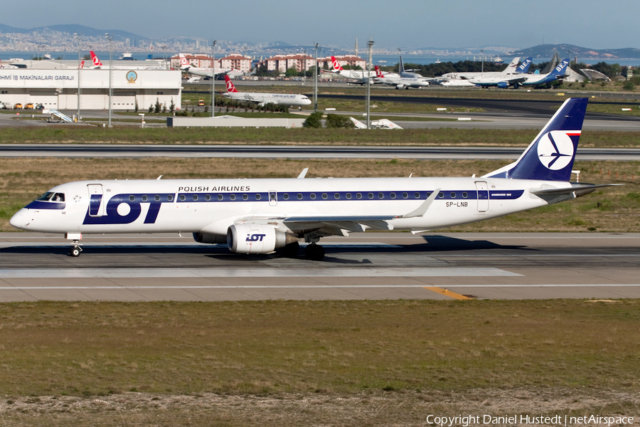 LOT Polish Airlines Embraer ERJ-195LR (ERJ-190-200LR) (SP-LNB) | Photo 492658