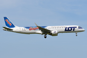 LOT Polish Airlines Embraer ERJ-195LR (ERJ-190-200LR) (SP-LNB) at  Warsaw - Frederic Chopin International, Poland