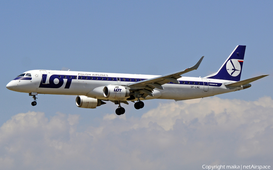 LOT Polish Airlines Embraer ERJ-195LR (ERJ-190-200LR) (SP-LNC) | Photo 111700