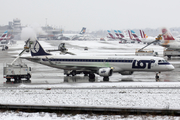 LOT Polish Airlines Embraer ERJ-195LR (ERJ-190-200LR) (SP-LNC) at  Dusseldorf - International, Germany