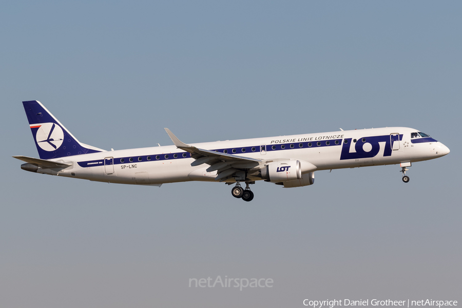 LOT Polish Airlines Embraer ERJ-195LR (ERJ-190-200LR) (SP-LNC) | Photo 121721
