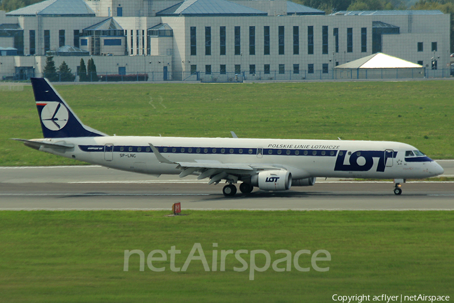 LOT Polish Airlines Embraer ERJ-195LR (ERJ-190-200LR) (SP-LNC) | Photo 264754