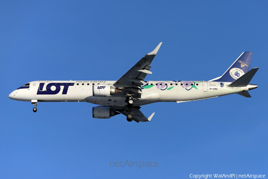 LOT Polish Airlines Embraer ERJ-195LR (ERJ-190-200LR) (SP-LNC) | Photo 488503